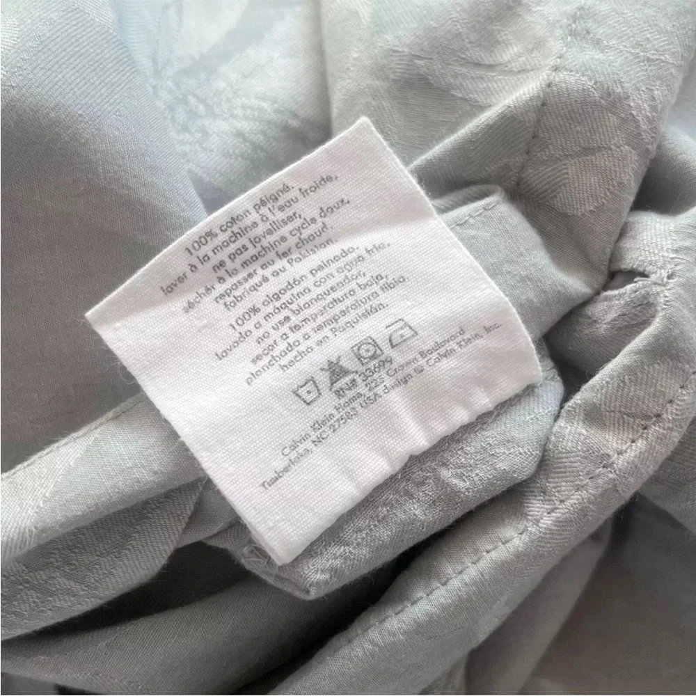 RARE Calvin Klein Damask Floral QUEEN Duvet Cover Light Ocean Blue Gray Jacquard